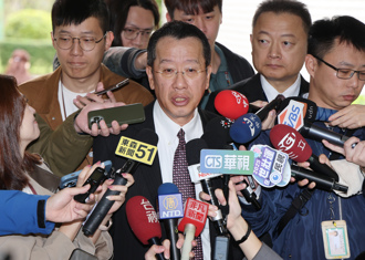 曾坚持废除军审立场遭质疑    顾立雄：过去军审违宪