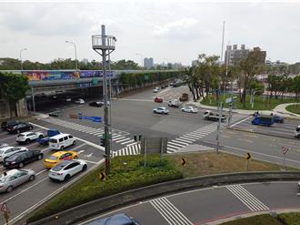 國1中正交流道路口改造 引進韓國彩色引導線盼減少車禍