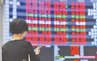 轩郁 去年每股赚10.16元