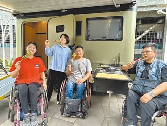 屏縣挑戰者號 邀身障者露營