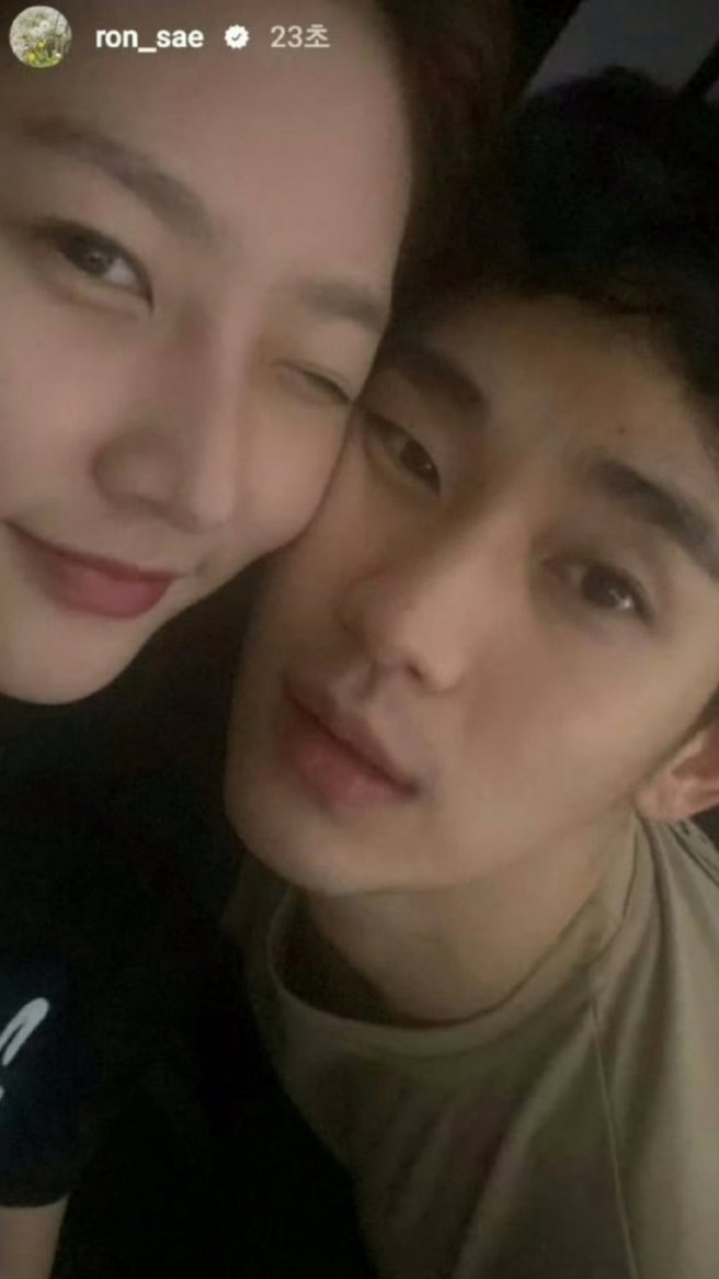 金赛纶生前曾手滑，公开与金秀贤的贴脸照。（金赛纶IG）