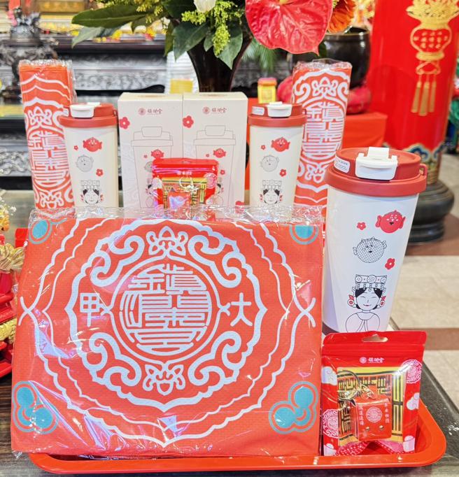 门号过火保平安，申办指定手机再送「大甲妈护佑随行礼盒」。（图／远传电信）