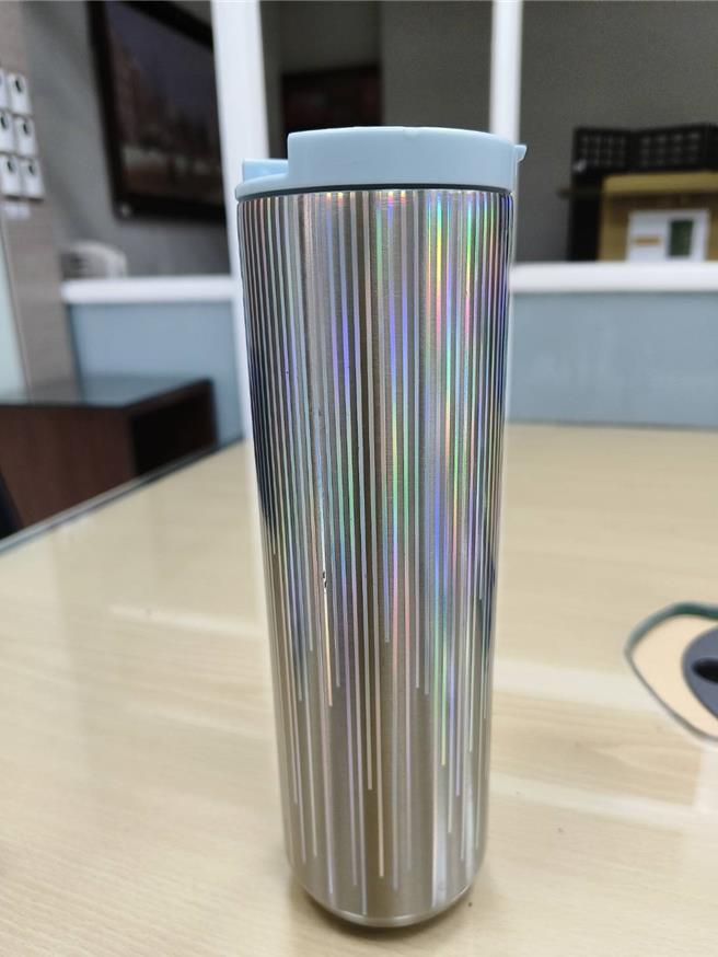 嘉义市奖励旅宿业不提供瓶装水，改用循环使用容器减塑，消费者盼应优惠回馈。（廖素慧摄）