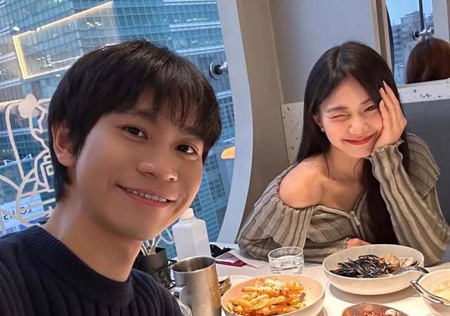 百万Youtuber「眾量级」昔日情侣Andy、家寧。（图／IG@crowd520）