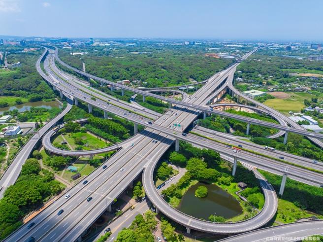 过岭重划区以优越的交通条件，深获青埔外溢买盘青睐。图/业者提供