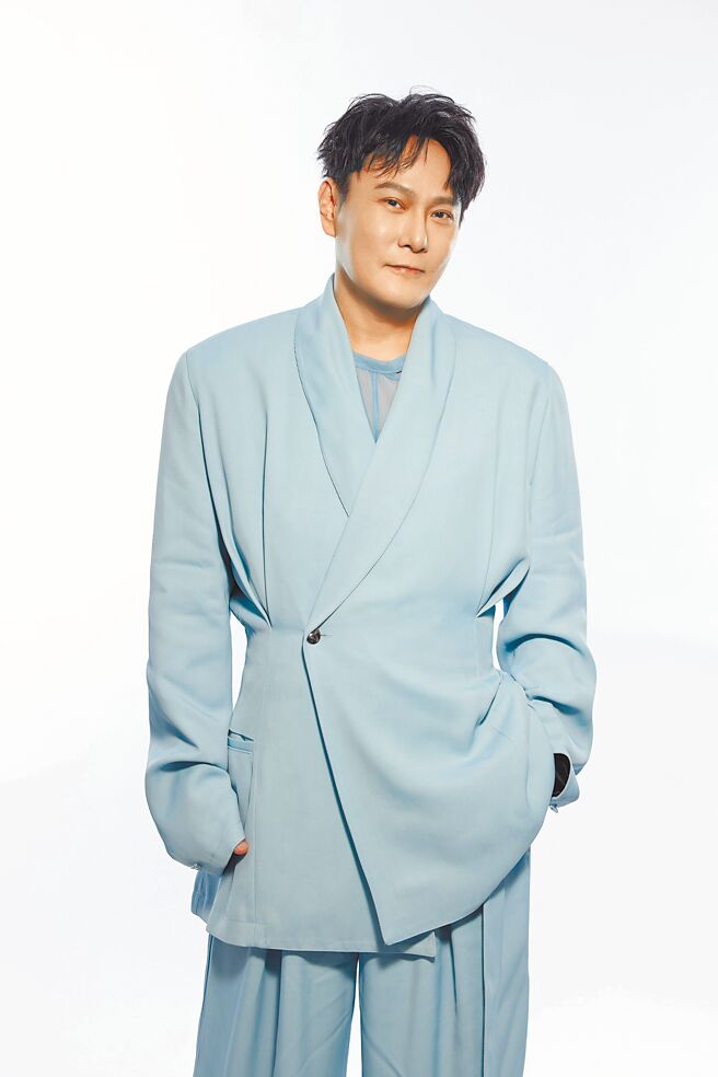 張信哲13日宣布將推出新專輯及巡迴演唱會。（潮水音樂提供）