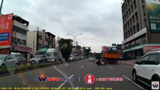 秒笑出來！改管屁孩帥氣甩尾出加油站 下秒秀「360度舞技」糗大