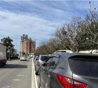 新北八里龍米路「路霸」不再 新增305停車格提高周轉