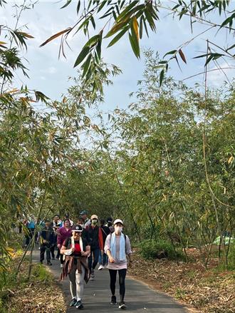 台中潭子樂活健行出發 數百親子家庭踏青趣