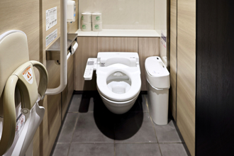 通马桶遭收天价维修费！ 深圳女怒告维修工判赔3倍