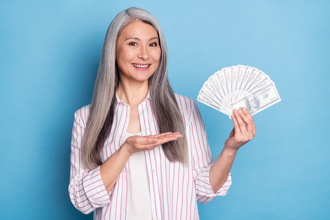 4生肖女2025最有福氣！屬雞事業旺 越老越富貴