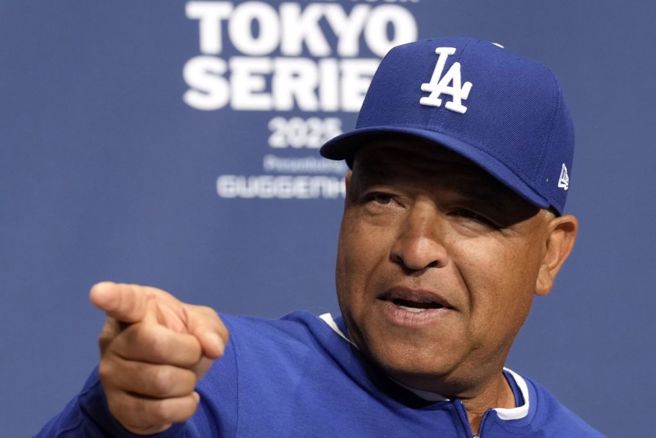 道奇总教练罗伯兹在日本受访。（美联社资料照）