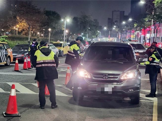 新北警规画14、15日连续2日执行扩大取缔酒驾勤务。（新北市交通警察大队提供）