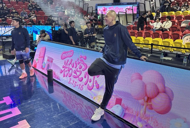 蔡文诚强调自己还没考虑过退休这个念头。(黄及人摄)