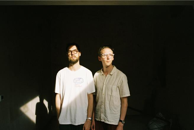 英國電子靈魂雙人天團HONNE即將再度來台開唱。（Wonderful Entertainment 提供）