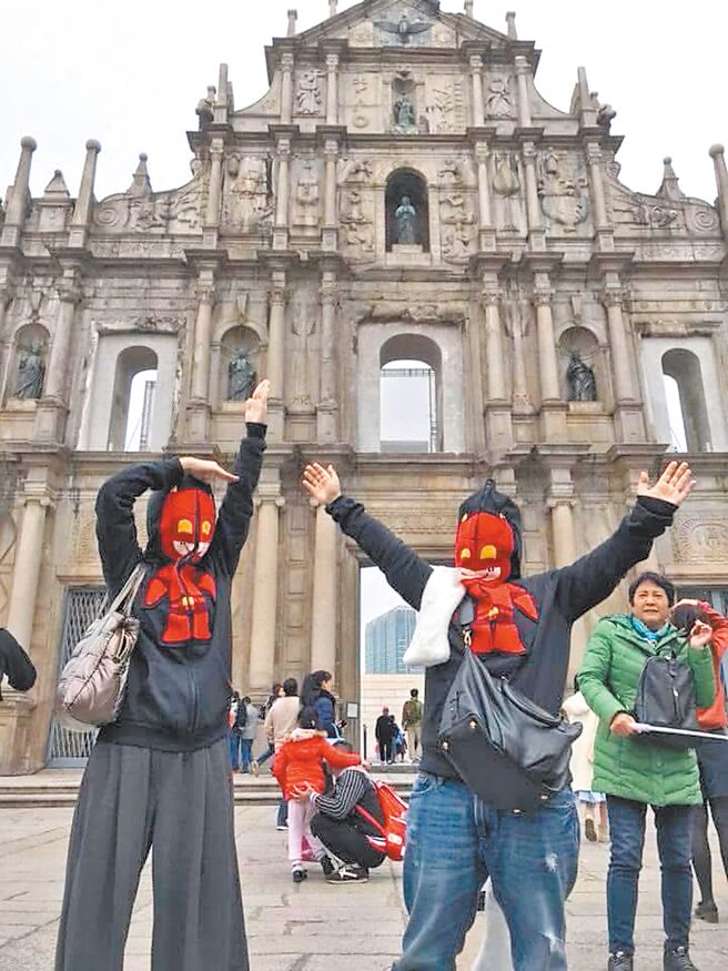 被登录为世界文化遗产的老城区是必游景点，像是「大三巴牌坊」、「议事亭前地」，充满歷史氛围。（陈韵萍摄）