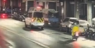 腹部遭捅！三重男自捧肠子求救　事发情形不愿多说