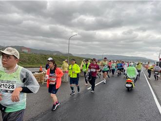 風雨無阻 萬金石馬拉松今開跑 為2025世壯運暖身