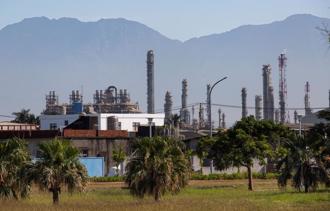 传产成重灾区 学者忧恐面临长期不景气