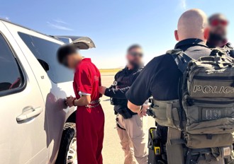 川普引用「外國敵人法案」驅逐幫派移民 地方法官下令阻止