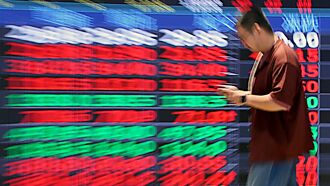 00919年化配息率逾12％ 末班車爆22.89萬張奪人氣王 