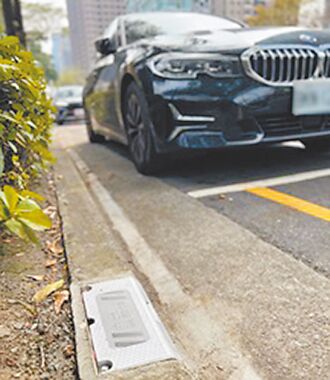 台中2萬路邊停車格 2030全智慧化