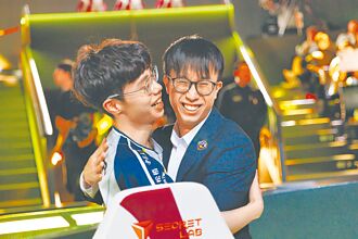 電競》中信飛牡蠣電競戰隊 拚戰圈粉