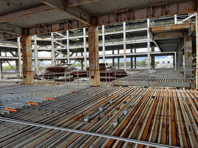 合作社應邀台開子公司、台創邀請投資「花蓮新天堂養生行旅」，如今工程嚴重延宕，鋼筋早已生鏽、荒無人煙。（圖／資料照）