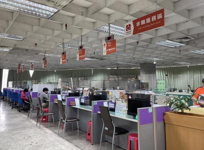 劳动部统计指出，2024年全年失业认定件数达9万938件、创下金融海啸以来次高，仅次于新冠疫情衝击的2020年。（报系资料照）
