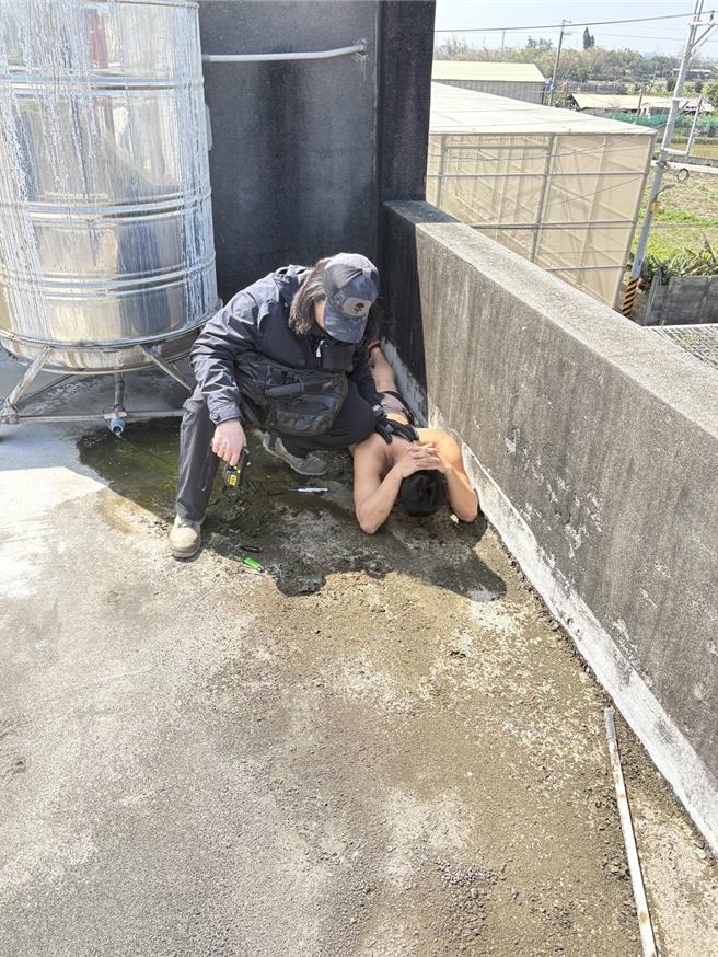 警方逮補詐騙集團成員。（警方提供）