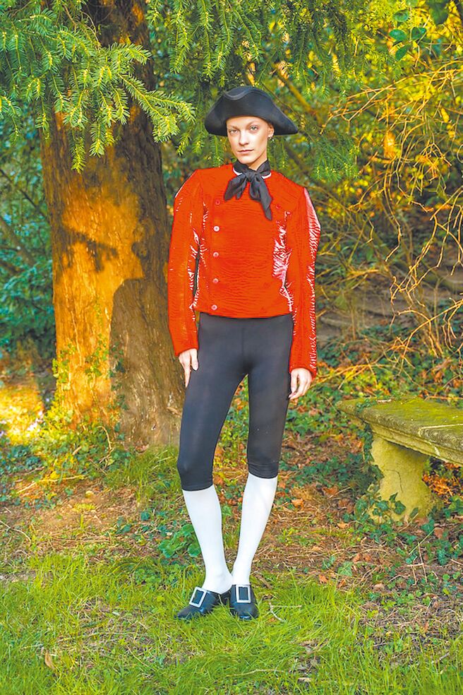 agnes b. 2025秋冬系列，以法國大革命時期為創作靈感而設計。（agnes b.提供）