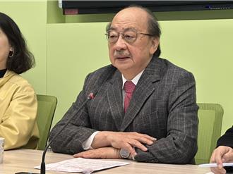 朱立倫率藍委穿白衣推公投 柯建銘酸「像做自己告別式」