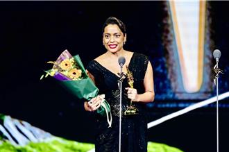 印度女力爆發！亞洲電影大獎《警上添花》奪最佳女主角兩大獎