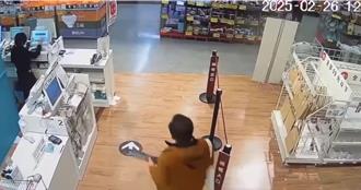 云云老董持刀刺杀技术长  大卖场买刀画面曝光