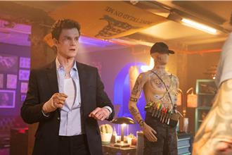 全美首周票房冠軍！《無痛先生》主角不痛 觀眾看完最痛