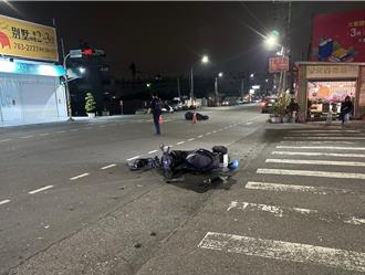 高雄大寮區發生嚴重車禍 騎士頭部重創送醫急救