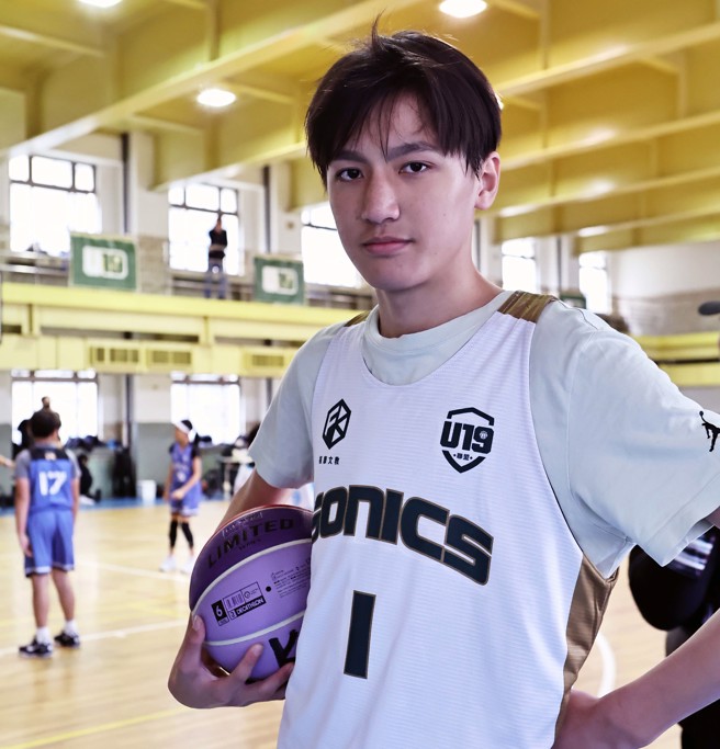 U15發展組Sonics賴冠佑期待能獲HBL勁旅松山高中青睞。（U19籃球聯盟提供）