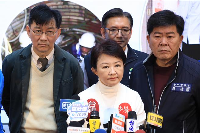 台中市长卢秀燕17日指出，物价在涨，若水电价又再涨，可能回过头带动物价再上涨，形成恶性循环。（陈淑娥摄）