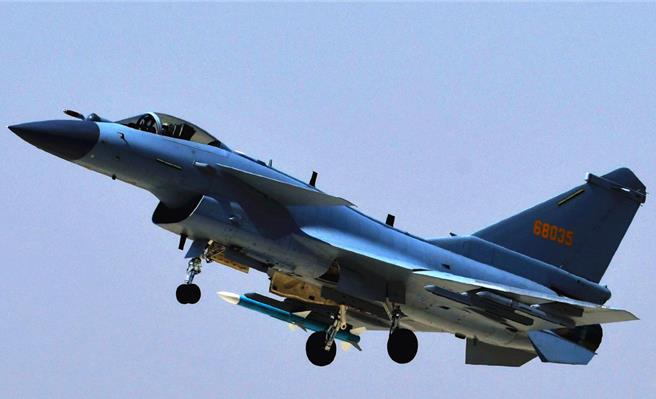 歼－10C战机。（新华社资料照）