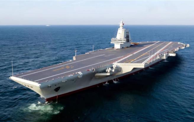 中共海军第三艘航母福建舰。（中国军号微博）