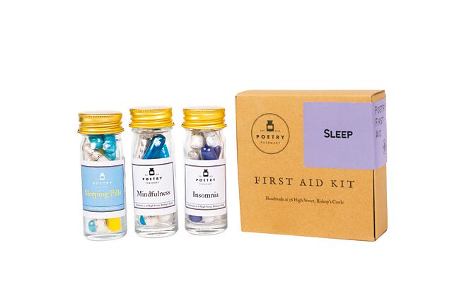 詩籤藥局藥罐：睡眠急救箱 First Aid Kit for Sleep，售價980元。（Lush提供）