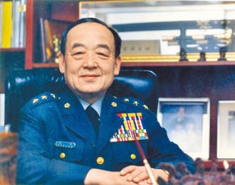 前總統府戰略顧問果芸上將資策報國 推後勤現代化