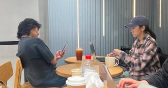 獨家》YouTuber情侶檔交往13年互嗆懶惰仍完婚　私下真實互動曝光