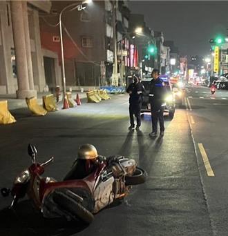 高雄女学生违规穿越马路 骑士来不及闪酿2伤！警：双方都有肇责