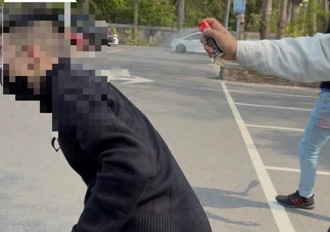 阿公告別式成家族擂台賽   球棒、辣椒水全出12人殯儀館互毆