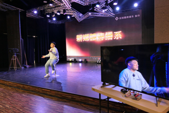 醒吾校友Youtube頻道「有特色的帥哥」竄紅 笑點爆表