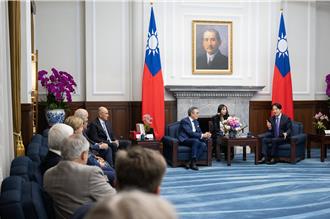 拜会赖清德  丹麦前总理：各国都该为自身防卫负责