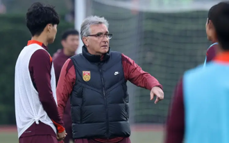 足球》陸對戰沙烏地由阿聯裁判執哨 教練提醒球員注意動作尺度