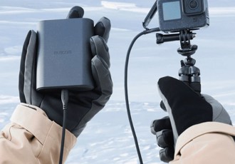 日本Elecom推出世界首款鈉電池行動電源 號稱13年不壞 