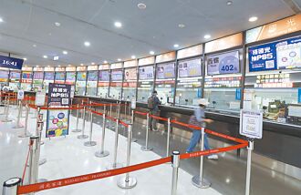 國道客運冷颼颼 13年減200萬班